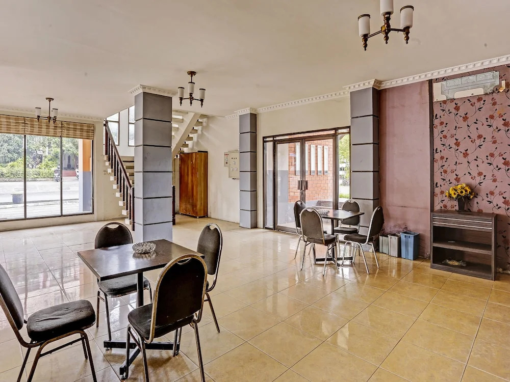 OYO 91862 Hotel Hayani
