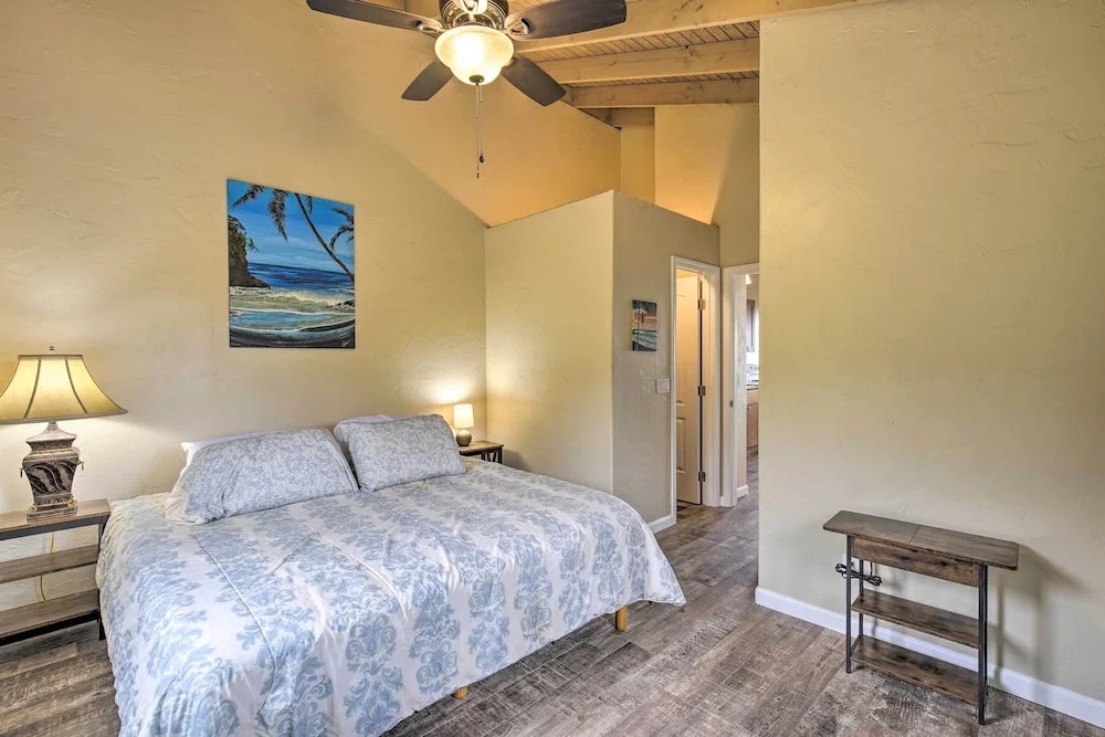 Airy Kailua-kona Apt < 3 Mi to Beach Access!, Kailua-Kona