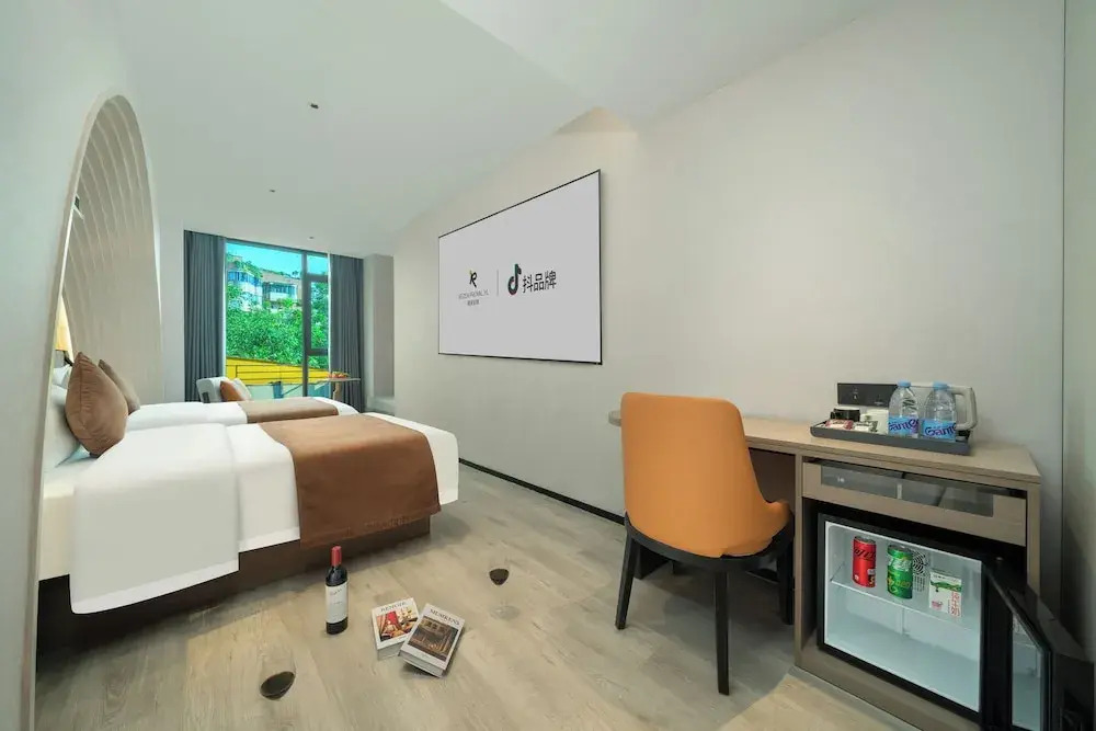 Licheng Platinum Hotel