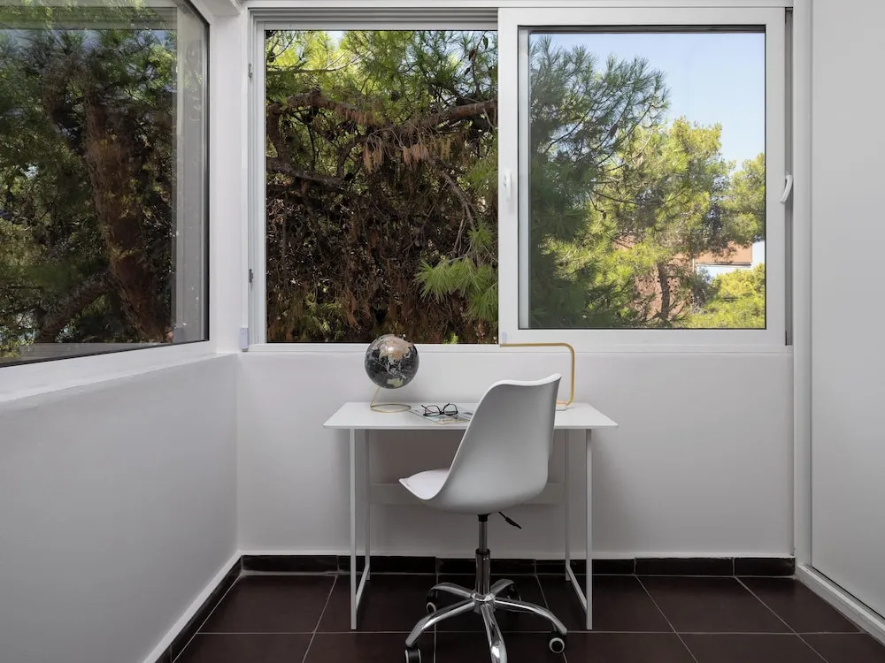 Relux Sea View 2BD Apartment by BluPine