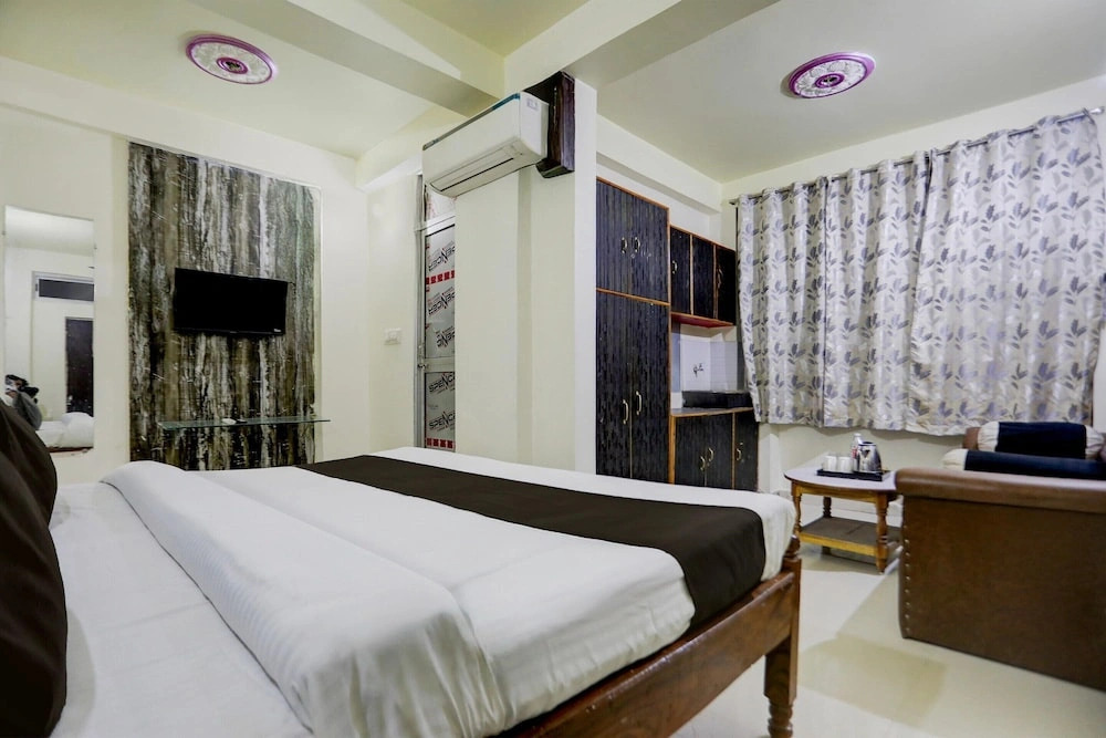 Deluxehotel Home Town