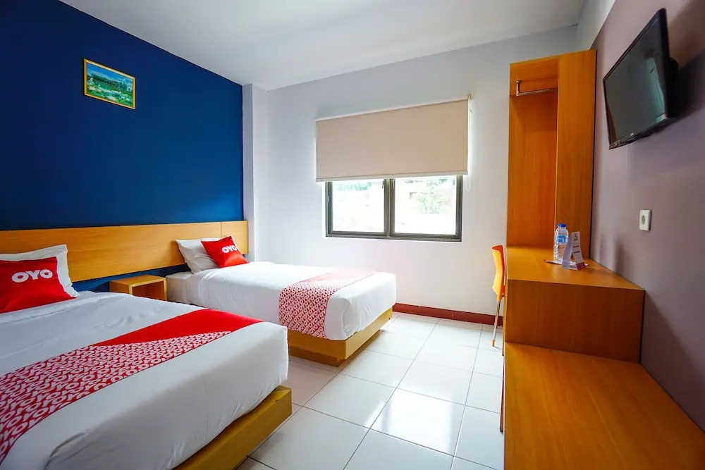 OYO 2515 D'karombasan Hotel