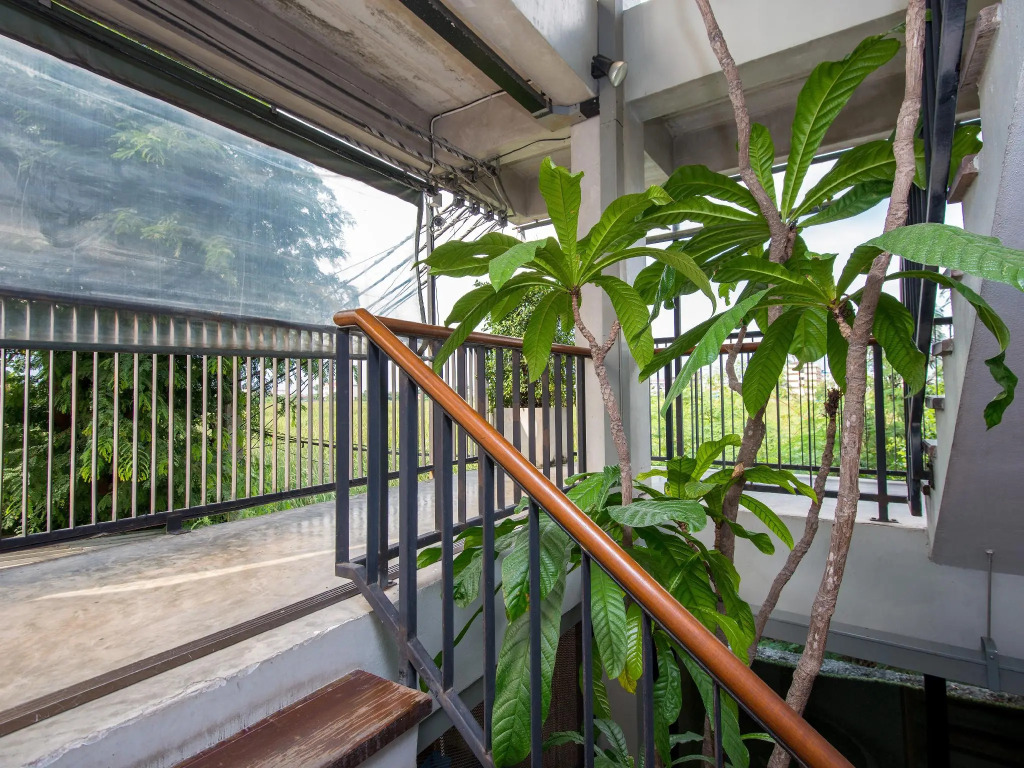 Thongtha Residence