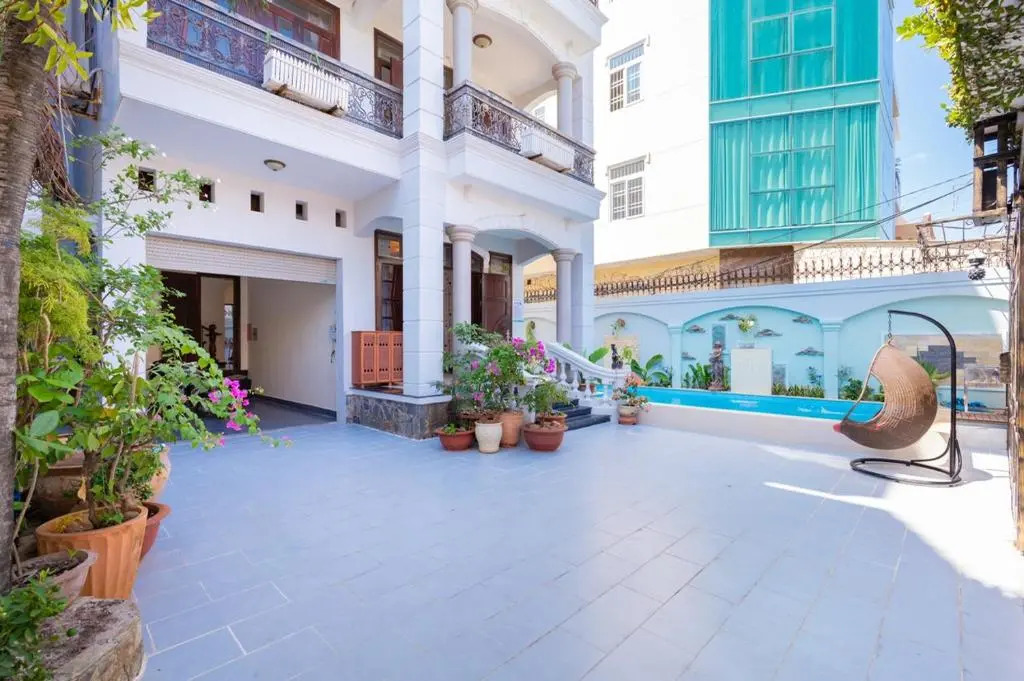 Villa 05 Lạc Long Quân