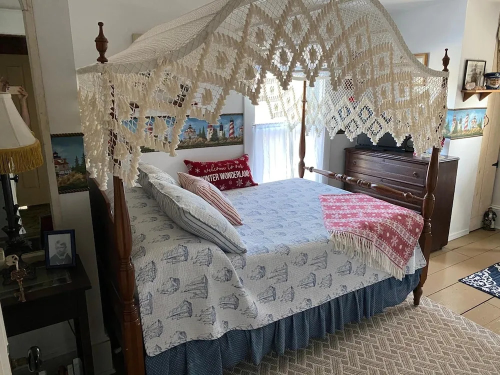 The Bella Ella Bed and Breakfast