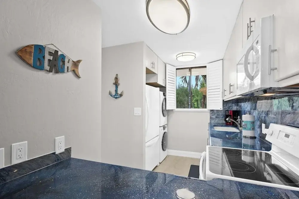 Kanai a Nalu 314 - Modern, Renovated, Oceanfront Condo, Breathtaking Views, AC!