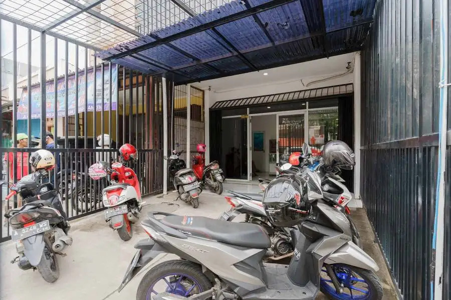RedDoorz near Alun Alun Kota Serang