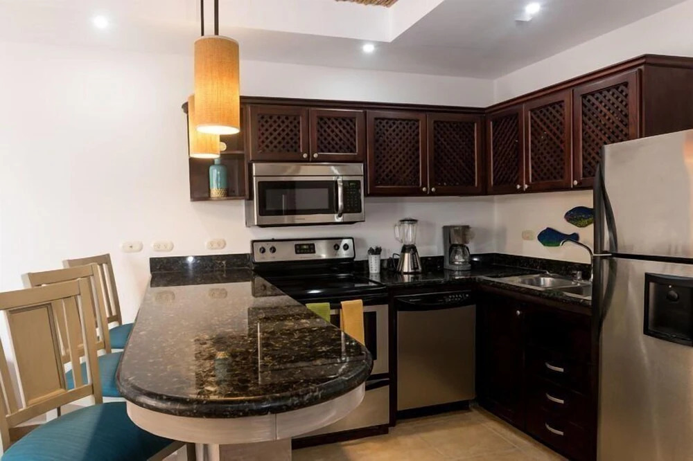 Newly Remodeled Ground Floor Sea Side Apartment
