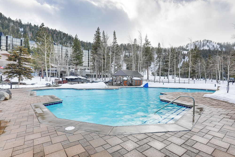 Olympic Valley Summer Stay! 2BR in Everline Resort