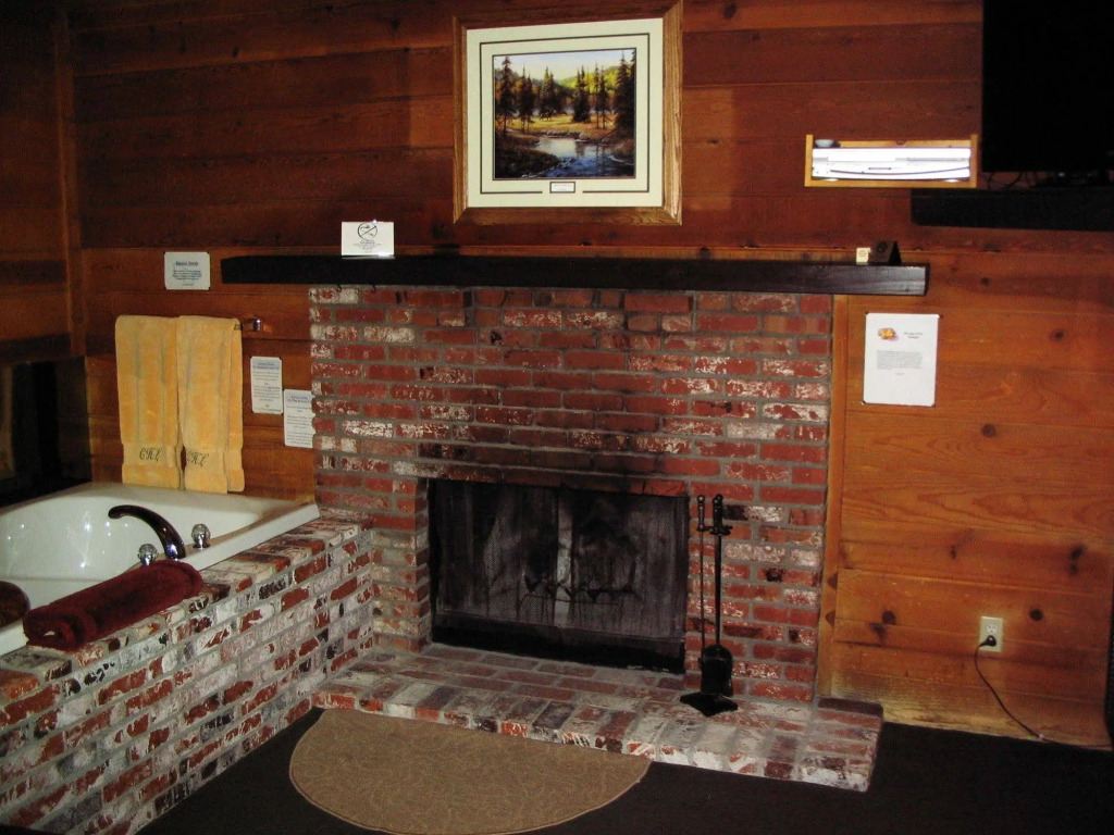 Cozy Hollow Lodge