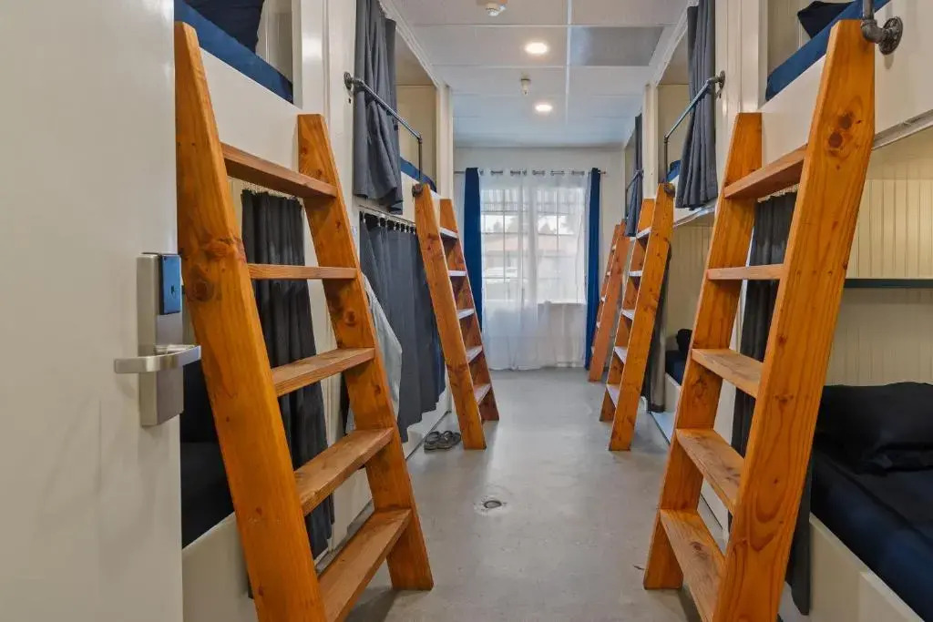 ITH Santa Barbara Surf Hostel