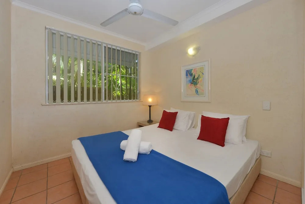 Latitude 16 Tropic Sands