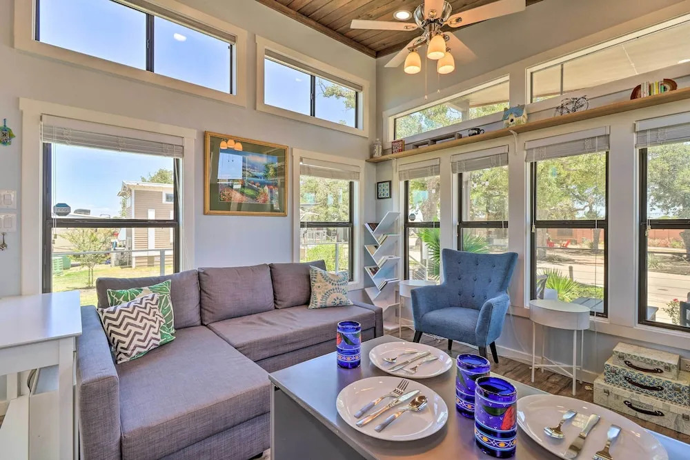 Upscale Tiny Home - Boho-chic Austin Getaway!