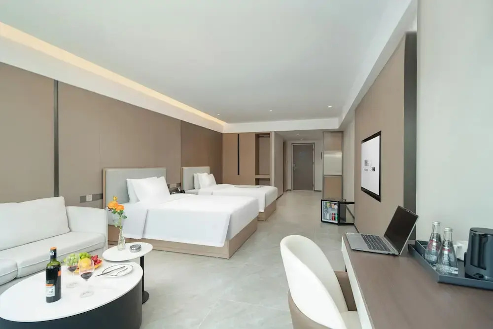 ECHIC Mercure (Guangzhou Baoneng Performing Arts Center Luogang Wanda Plaza)