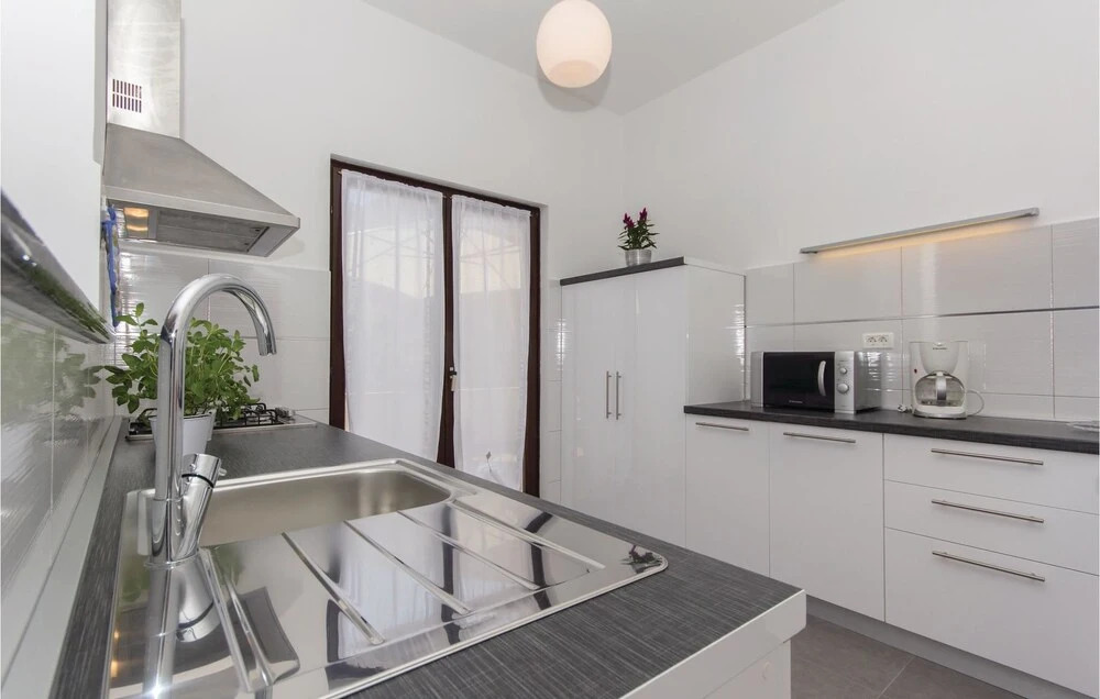 Stunning Apartment in Medulin With 4 Bedrooms and Wifi