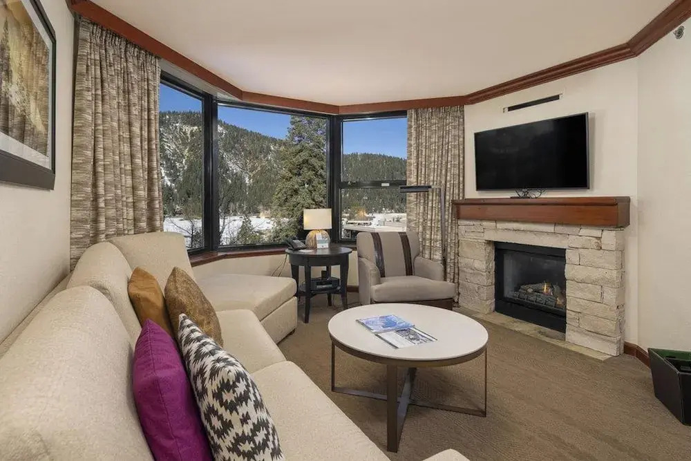 Ski-in/ski-out! 2BR Condo w/ Resort Pools, Spa