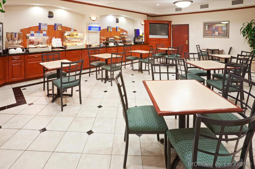 Holiday Inn Express Hotel & Suites Dallas - Grand Prairie I-20 by IHG