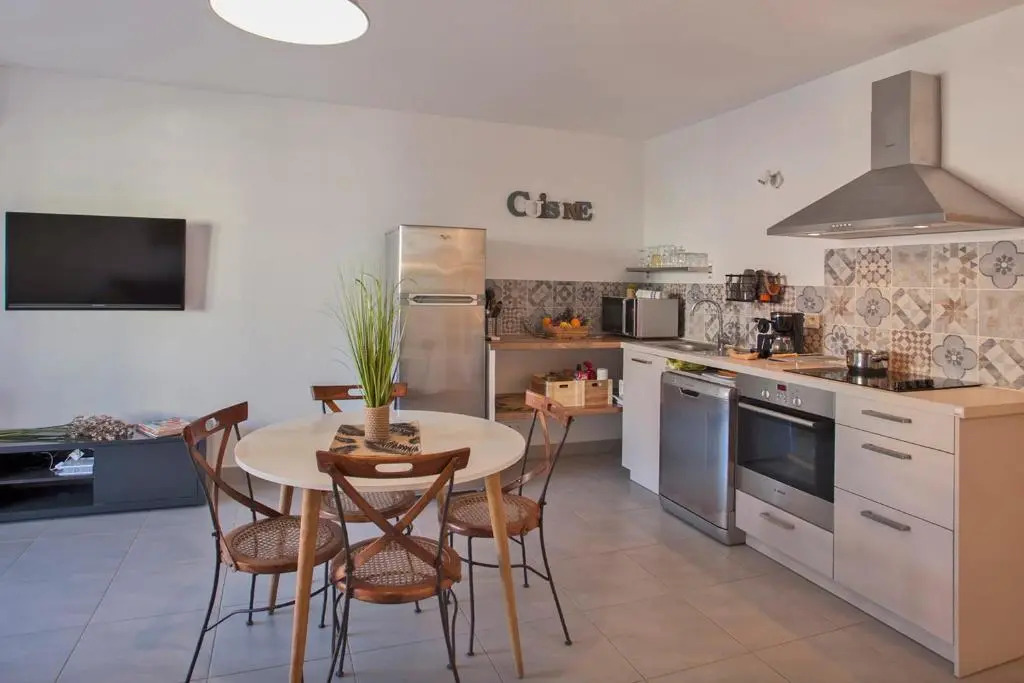 L'orangeraie Calvi centre à 300m de la plage et du port parking privé