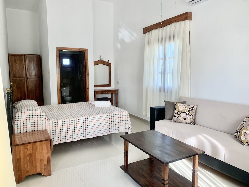 Villa Lembos Hotel