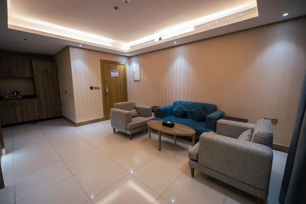 Mirnian Hotel