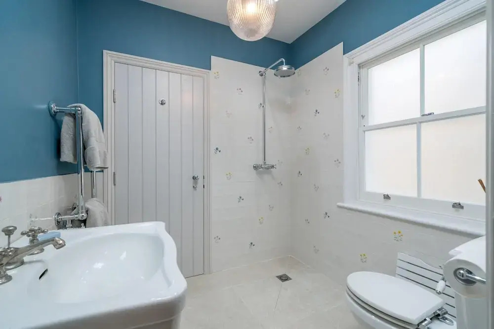 JOIVY Stylish 2-Bed House W/ Private Garden In Hackney