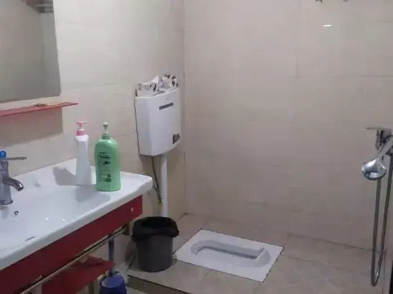 Zhandong Hostel