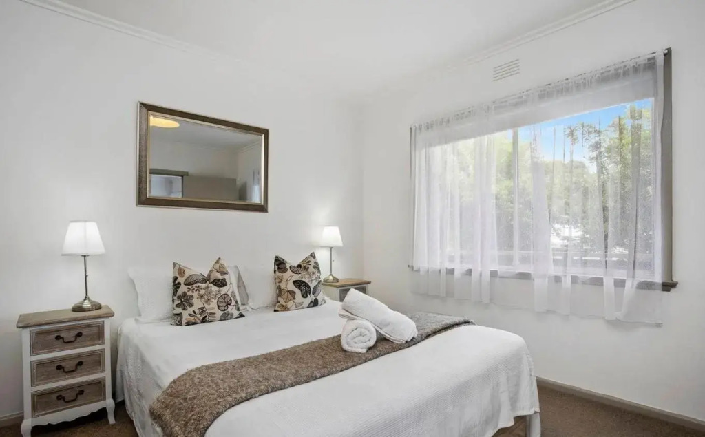 Newly Renovated Geelong Serviced Apartments by Short & Long Stays