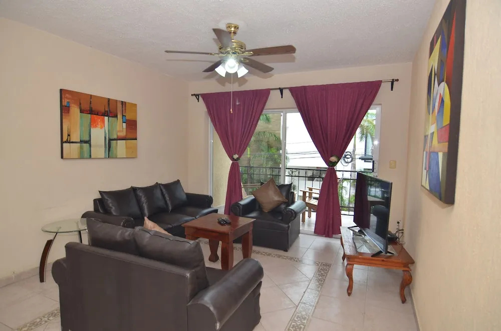 Ground level Apartment w Balcony RDS