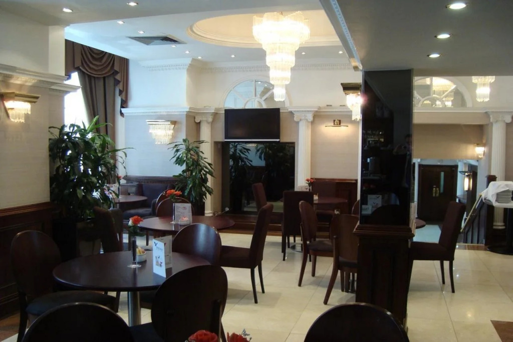 Royal Eagle Hotel