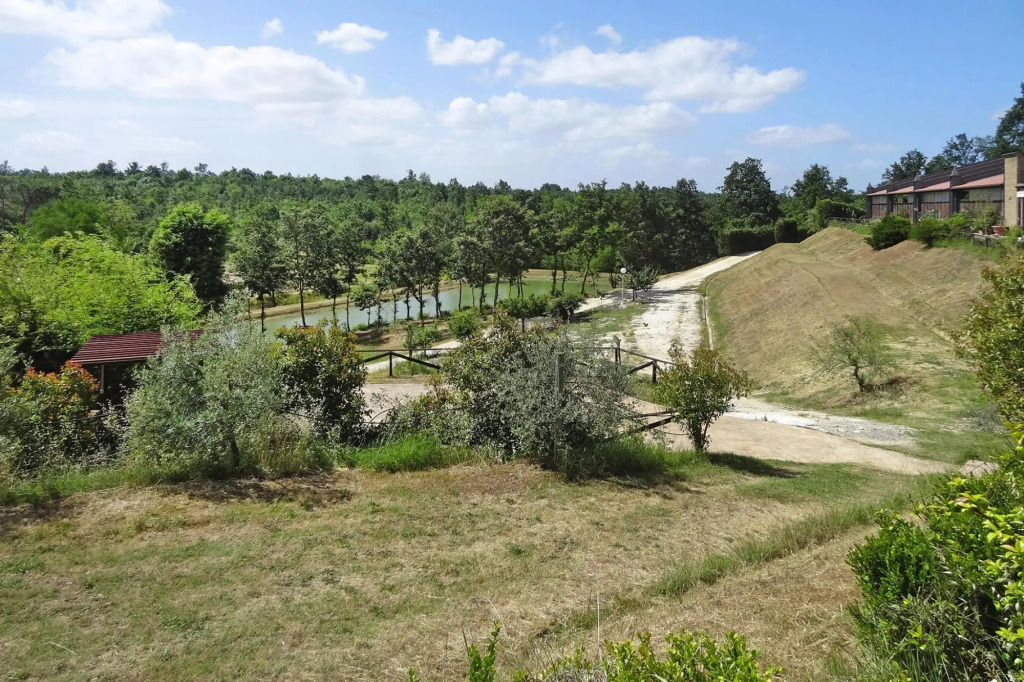 Apartment in Vinci With Pool & Wellness