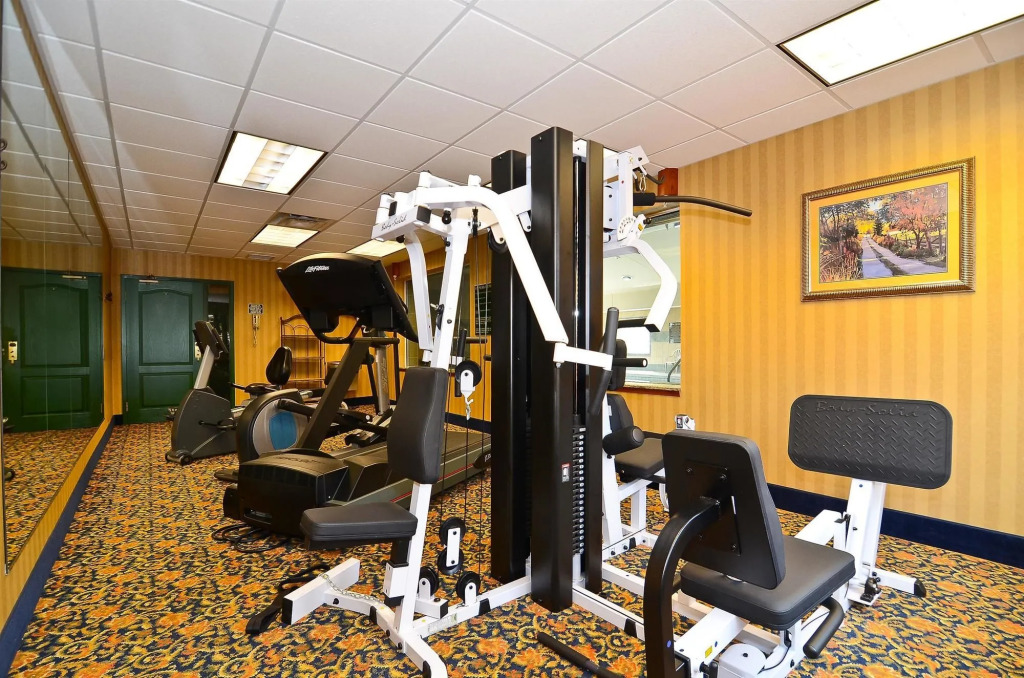 Executive Inn & Suites