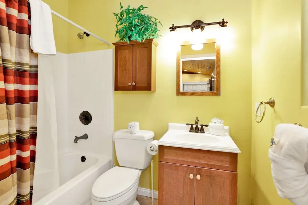 Lazy Bear Lodge Central Retreat by Big Bear Vacations