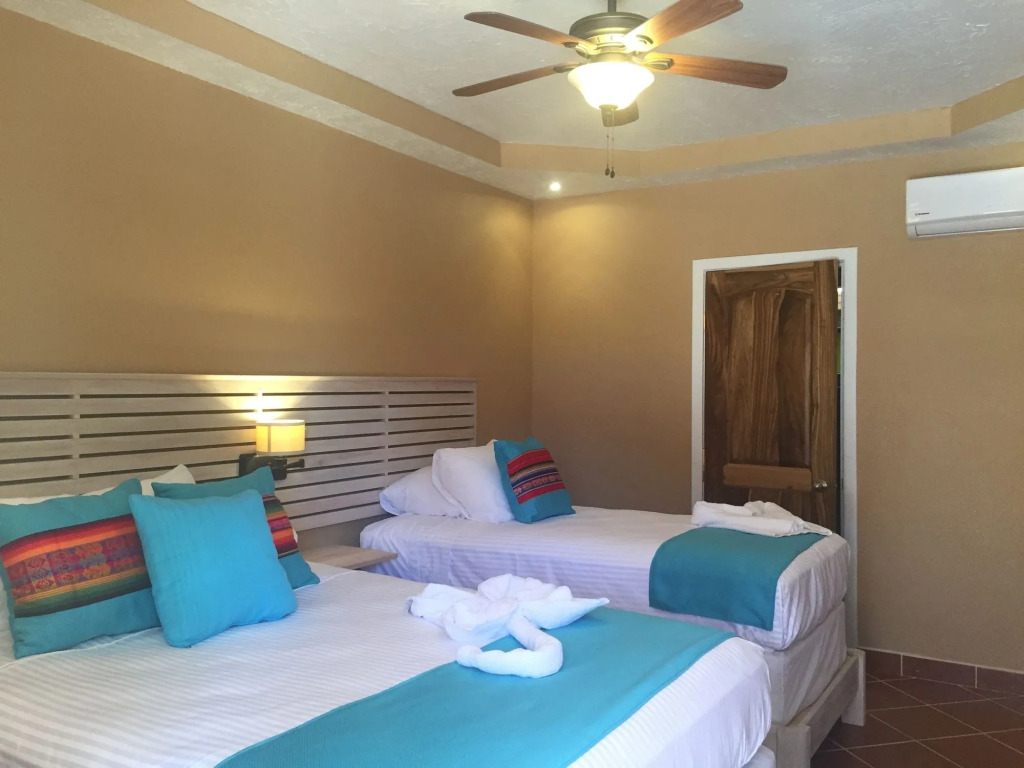 Mr. Tucan Hotel