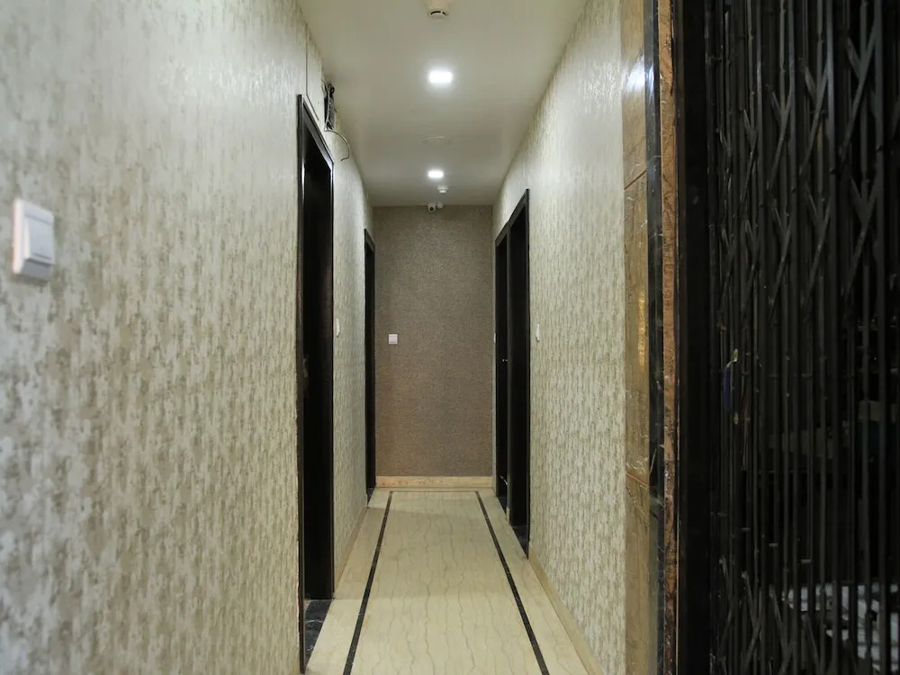 OYO 7790 Hotel Royal Height