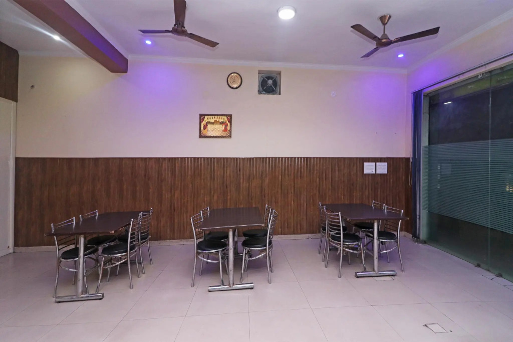 OYO 27029 Home Stay