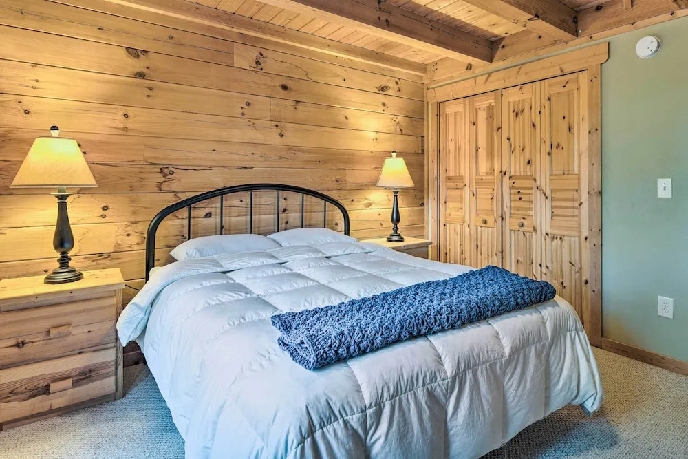 10 Mi to Lake Lure: Mtn-View Cabin w/ Deck & Loft
