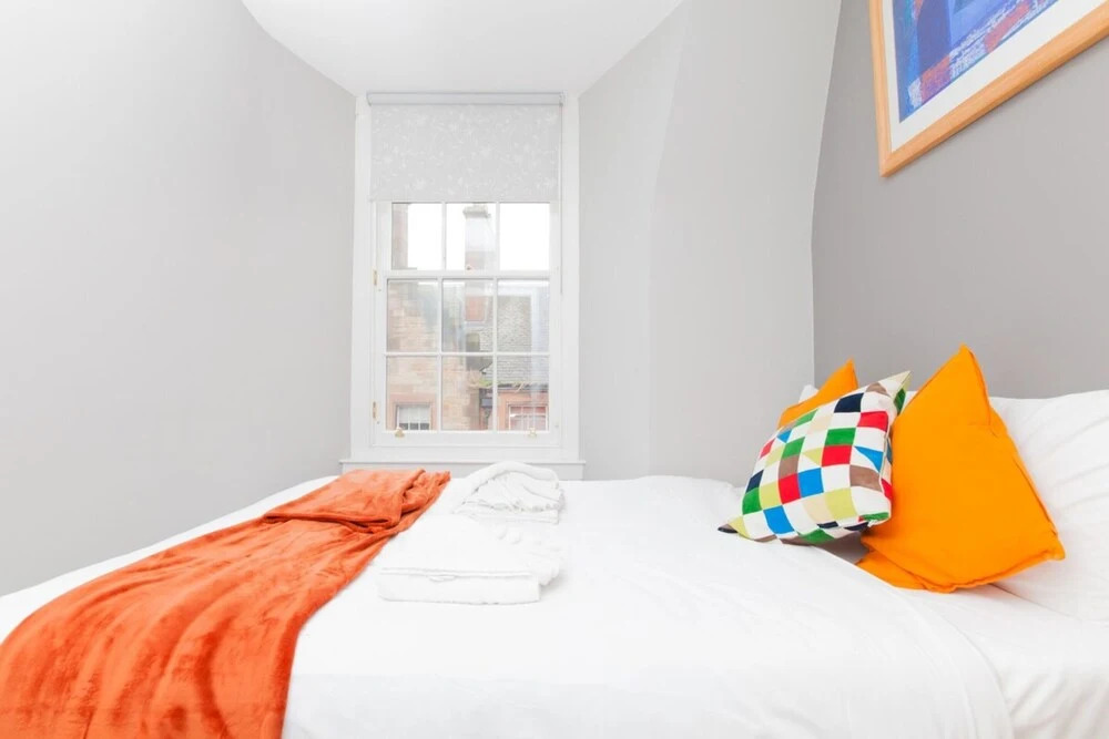 1 Bedroom Apartment in Edinburgh'S Old Town Sleeps 4