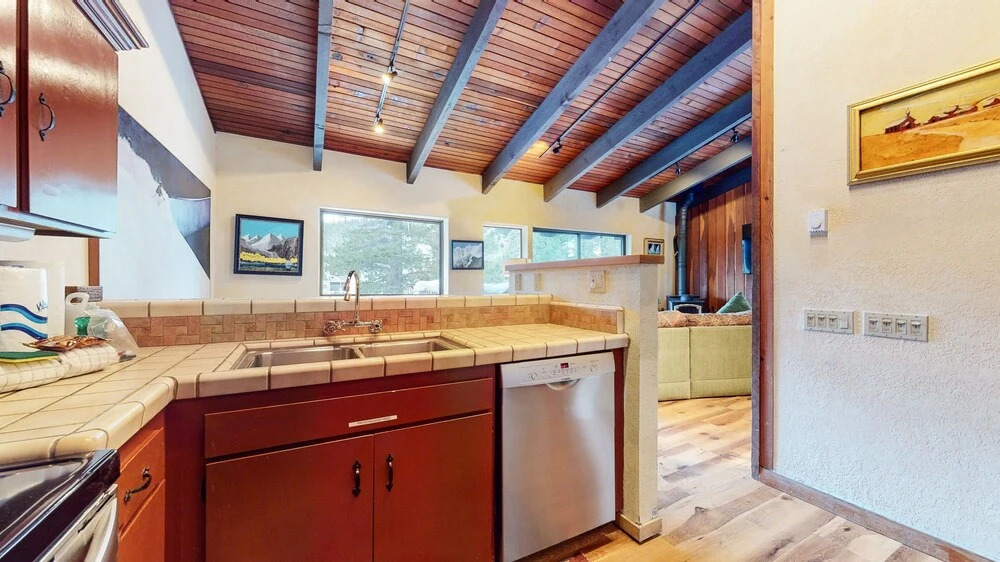 Mammoth West 143 Quiet Condo With Amazing Mountain Views and A Short Walk to Canyon Lodge by RedAwning