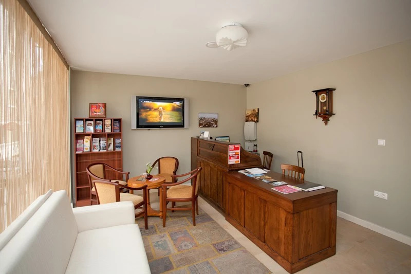 Mono Suites