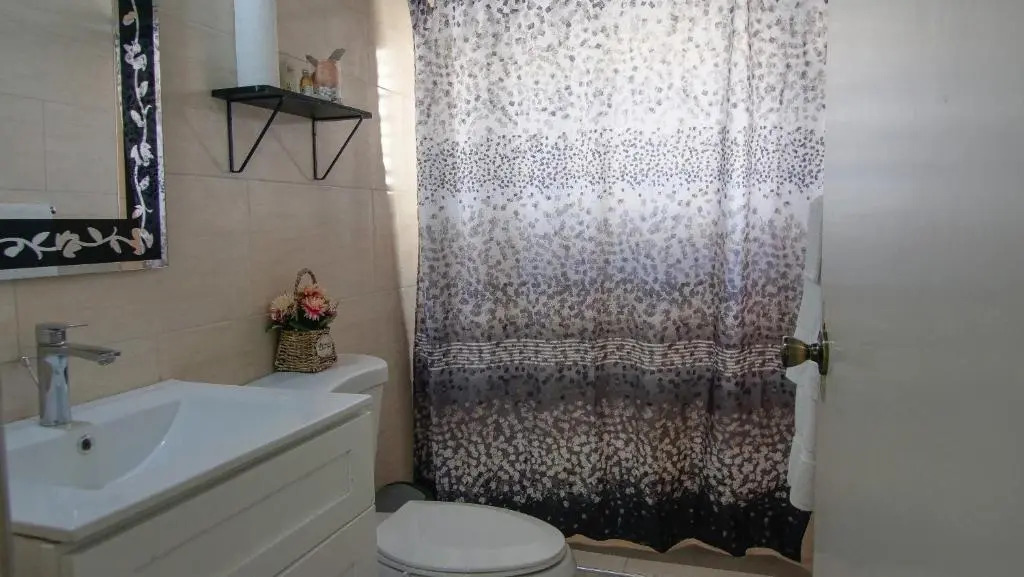 876 JA Oasis & Homestay - by Kingston Airport