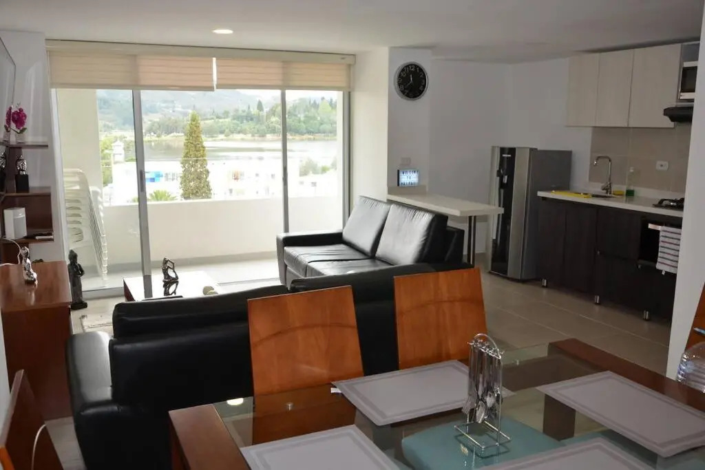 Hermoso apartamento en Paipa con vista al lago Sochagota.