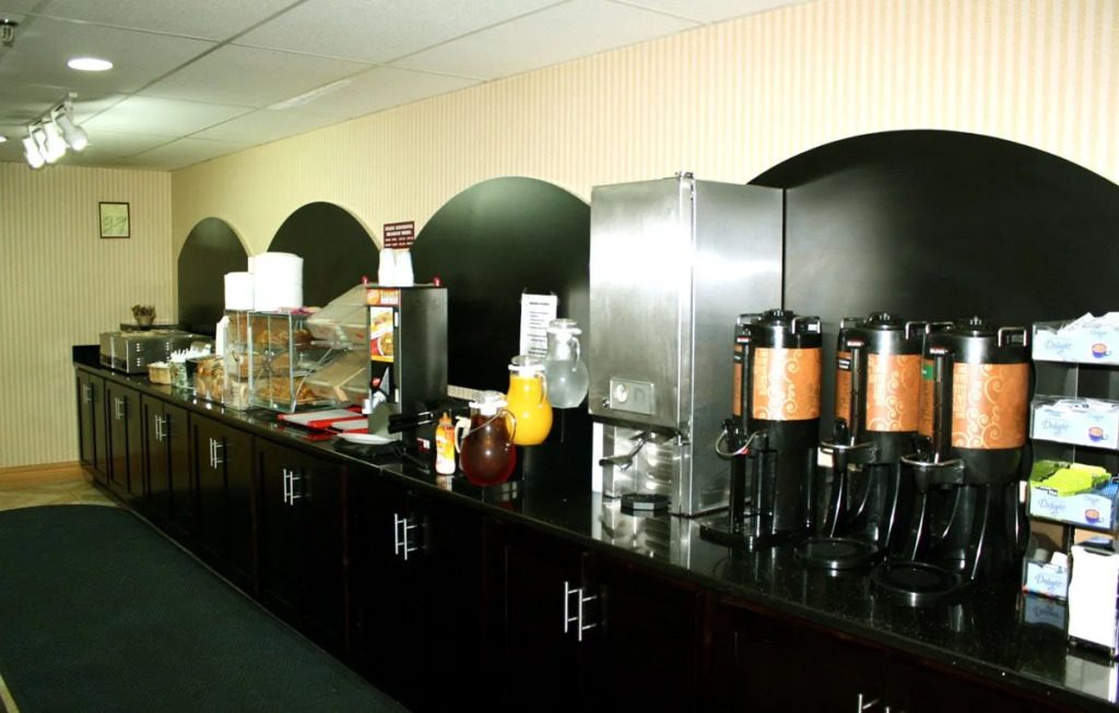 Alexis Inn and Suites Hotel