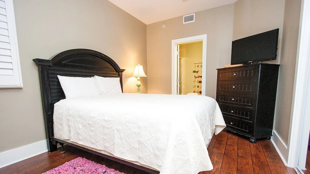 Tranquil Condo With Wraparound Balcony - Unit Crc1002