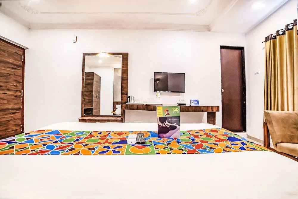 Hotel Varsha Palace