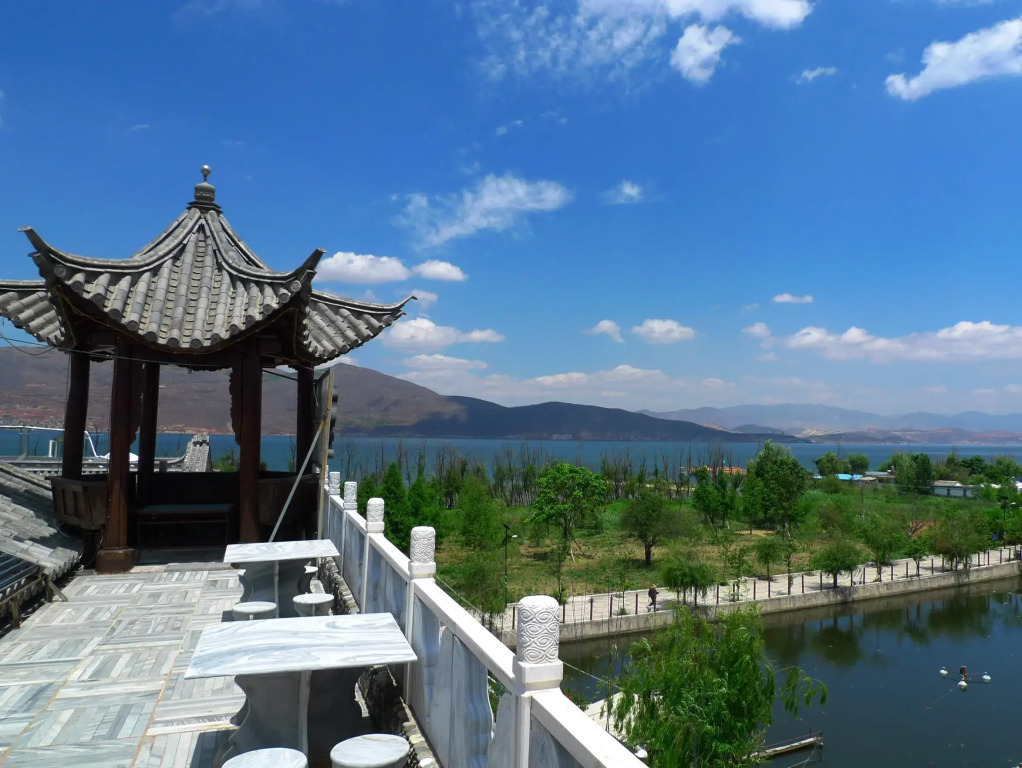 Dali Wanghaiting Inn