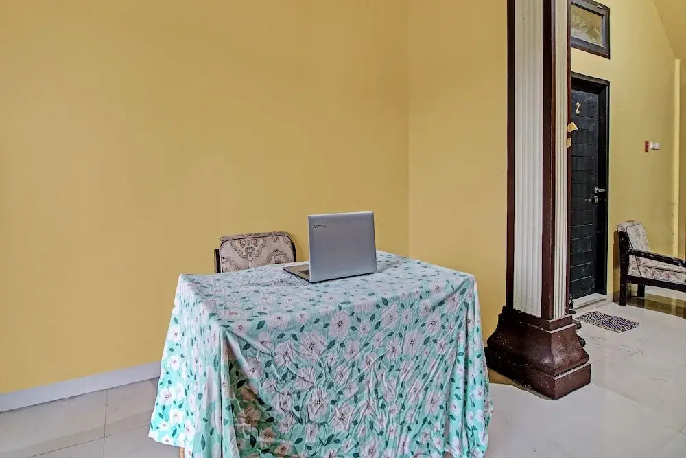 Hotel O Lucky Guesthouse