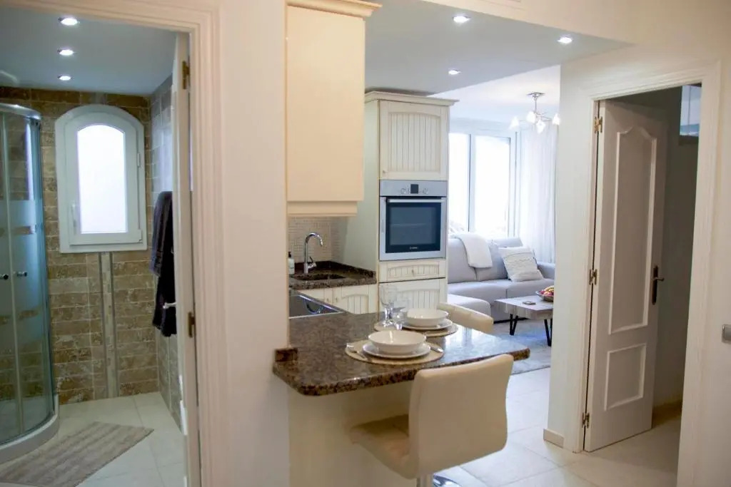 Luxury 1 Bedroom Apartment Next To The Casino