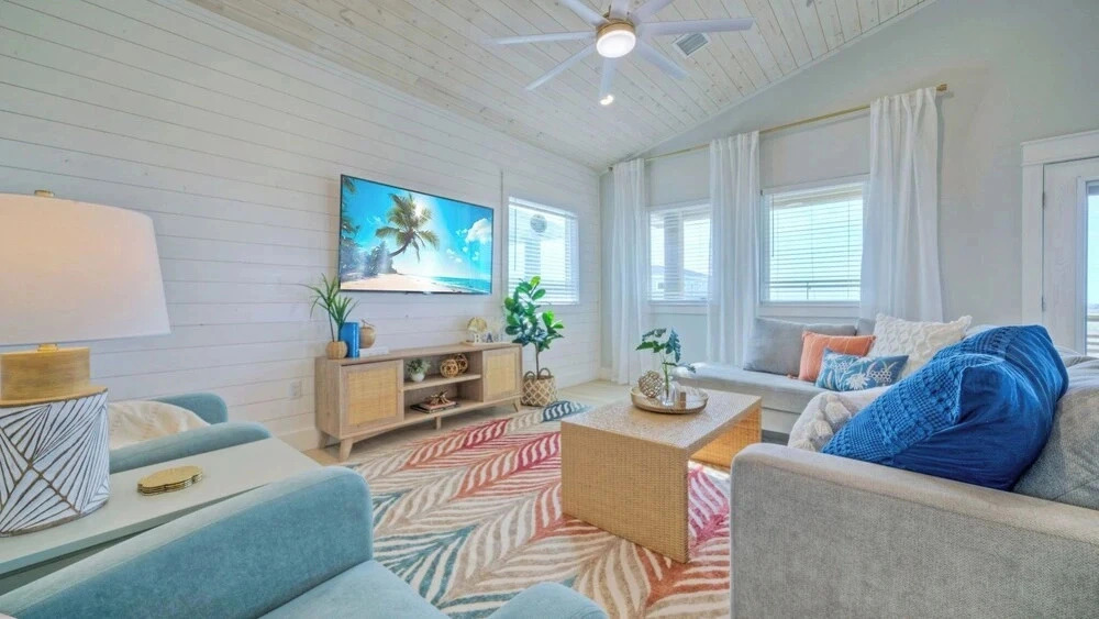 Sleeps 36! 3 Homes Side-by-side w/ Private Pools, Patio Lounge, 5 Mins to Beach
