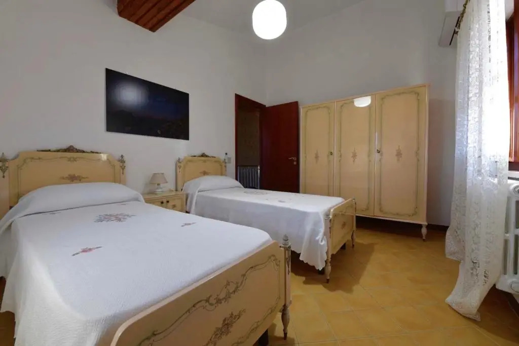 M262 - Marcelli, quadrilocale ristrutturato con terrazzo vista mare 1p