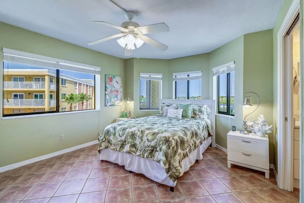 New Listing! Beachfront Perch W/ Pool & Balcony 2 Bedroom Condo